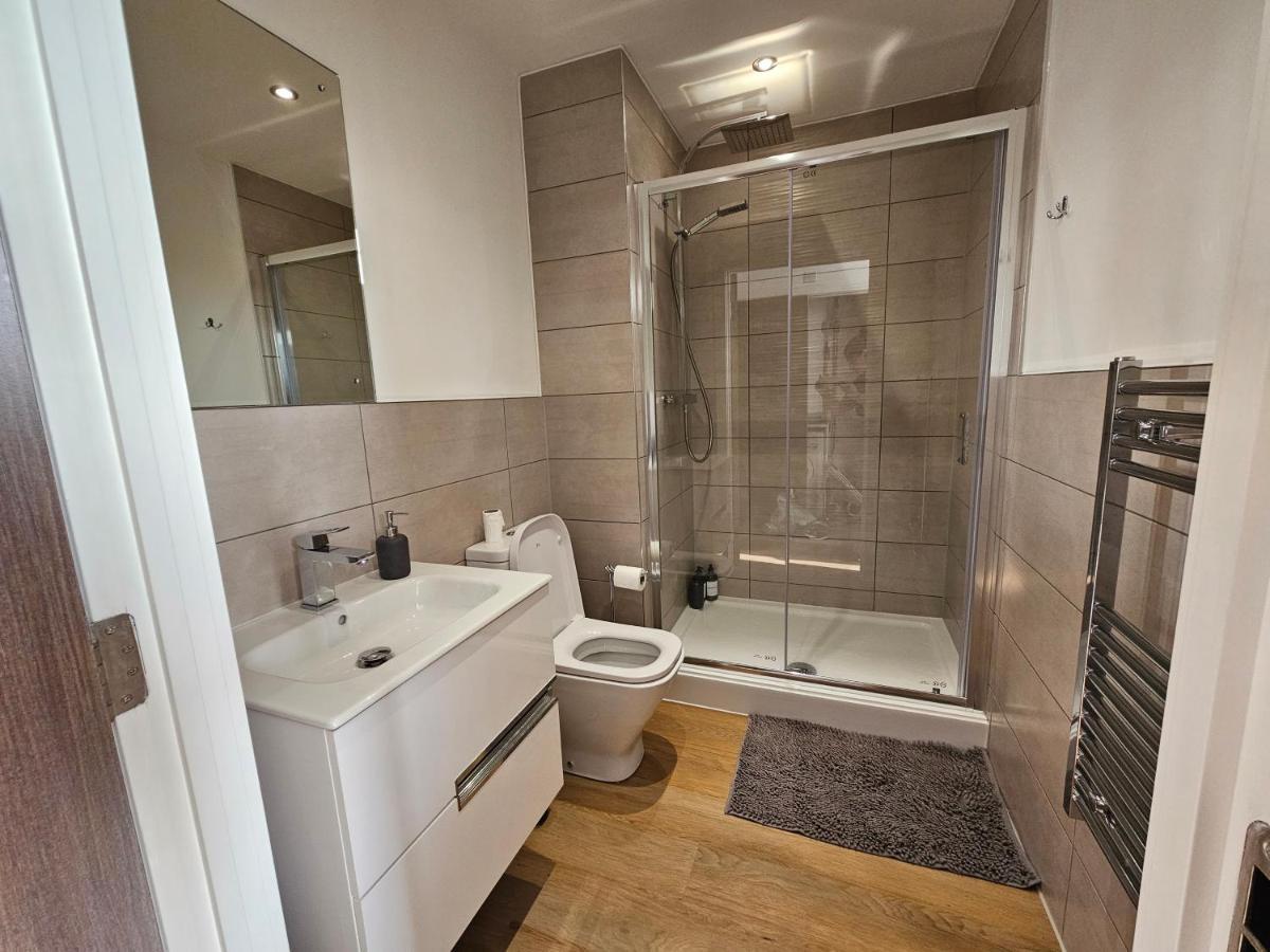 Brand New Trafford Apartment Manchester Dış mekan fotoğraf