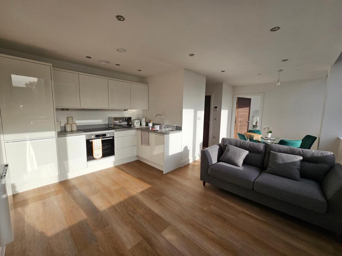 Brand New Trafford Apartment Manchester Dış mekan fotoğraf
