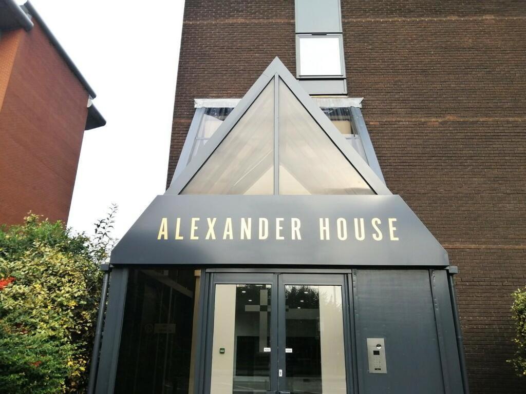 Brand New Trafford Apartment Manchester Dış mekan fotoğraf